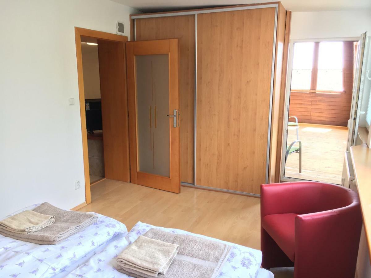 Home Veľký Slavkov Eksteriør bilde