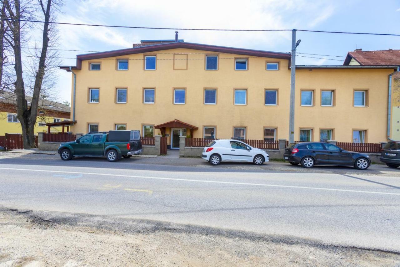 Home Veľký Slavkov Eksteriør bilde